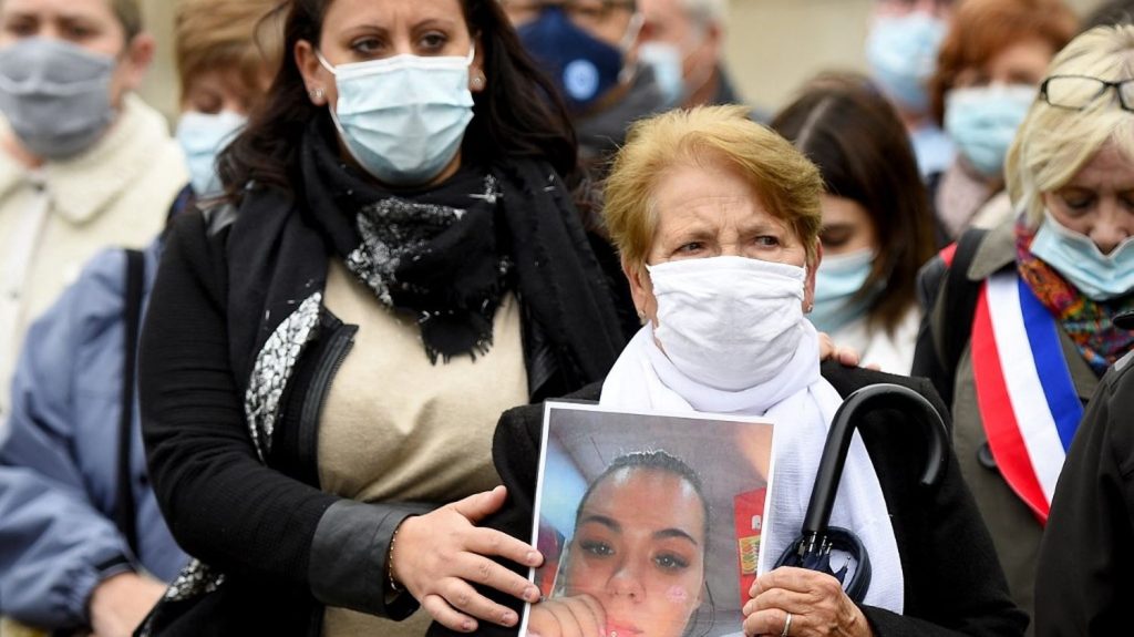 Féminicide d'Hayange : Liridon Berisa condamné à la perpétuité avec 22 ans de sûreté pour le meurtre de Stéphanie Di Vincenzo
L'homme avait asséné plusieurs coups de couteau en pleine rue à sa compagne, devant des voisins et sous les yeux de leur petite fille de 3 ans.