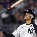 Baseball : comment Juan Soto a pu signer le plus gros contrat de l’histoire du sport
Le Dominicain de 26 ans s'est engagé pour 15 ans et 765 millions de dollars avec les Mets de New York, lundi. Un contrat inédit dans sa durée comme dans son montant.