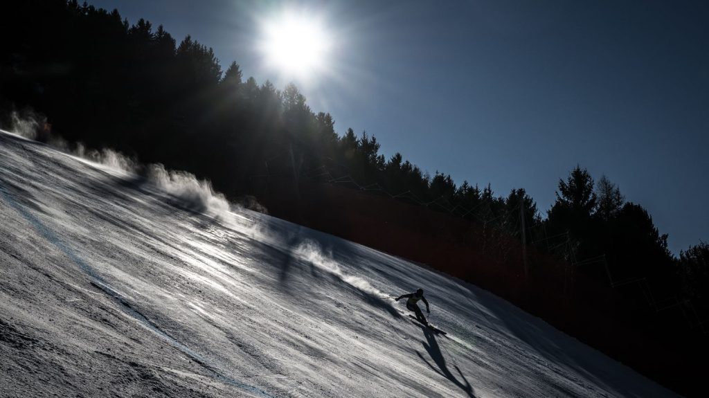 "J'y allais toujours avec la boule au ventre"... Future piste des JO 2026, la descente de Bormio suscite la crainte chez les skieurs
Vendredi, Cyprien Sarrazin est tombé lourdement à l'entraînement sur ce tracé considéré comme l'un des plus spectaculaires au monde.