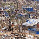 Mayotte : la préfecture recense désormais au moins 39 morts après le passage du cyclone Chido
La préfecture a revu son bilan, toujours provisoire. Sur l'île, le rétablissement de l'eau, de l'électricité et l'approvisionnement progresse mais reste un défi.