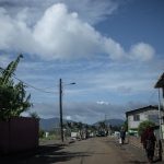 Cyclone Chido : "S'il n'y a pas de morts ou de blessés, ça serait vraiment un miracle", selon le président de l'association des maires de Mayotte
Madi Madi Souf assure que "tout a été rasé" du côté de Mamoudzou. Des bâtiments officiels ont également été touchés.