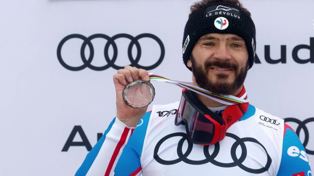 Ski : l’effrayante chute de Cyprien Sarrazin
Le skieur français Cyprien Sarrazin a été opéré avec succès d'un hématome crânien après sa lourde chute hier lors d'une descente d'entraînement à Bormio, en Italie.