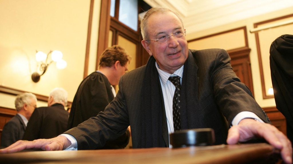 Didier Pineau-Valencienne, figure de choc du patronat industriel français, est mort à l'âge de 93 ans
L'ancien patron avait recentré l'entreprise Schneider sur les métiers de l'électricité. Porte-drapeau d'un capitalisme pur et dur, il était parfois surnommé "DPV la casse".