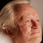 Cinéma : mort de Niels Arestrup, un visage marquant des écrans français
Niels Arestrup, comédien qui a joué dans "Baron noir", "De battre mon cœur s'est arrêté" et "Un Prophète", s'est éteint à 75 ans. Avec trois César, il avait pour passion le théâtre. Des comédiennes lui avaient aussi reproché une violence latente.