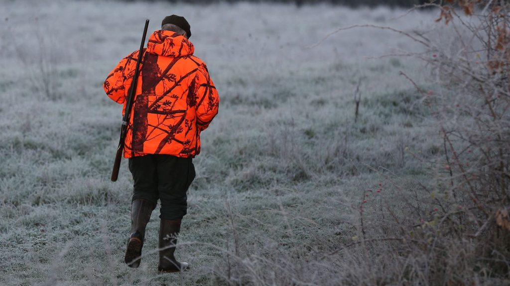 Les chasseurs et les tireurs sportifs ont jusqu'au 31 décembre pour déclarer leurs armes en ligne
En France, deux millions de personnes possèdent légalement une arme à feu.