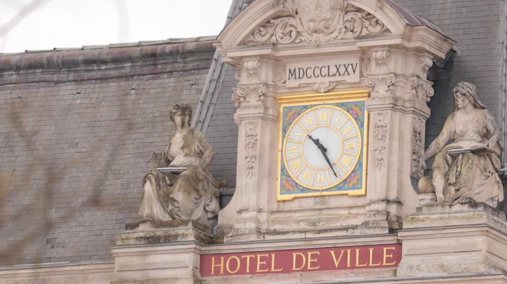 Terrorisme : un projet d’attentat déjoué, trois étudiants écroués
Trois étudiants ont été arrêtés à Nantes (Loire-Atlantique) et à Nîmes (Gard) puis mis en examen pour terrorisme. Ils avaient notamment confectionné des explosifs, mais n'avaient pas de cible définitive.