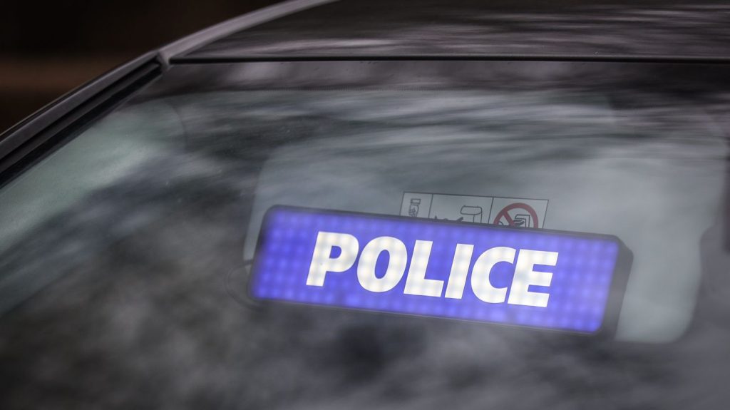 Nord : un vaste trafic d'armes démantelé par la police dans la métropole lilloise, une dizaine d'interpellations
Plus de 70 armes ont été découvertes parmi lesquelles des revolvers, des mitraillettes et de nombreuses munitions.