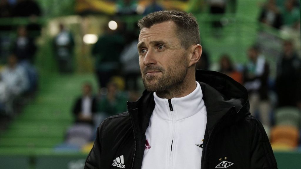 Ligue 1 : le Norvégien Eirik Horneland nommé entraîneur de Saint-Etienne
Près d'une semaine après le limogeage d'Olivier Dall'Oglio, les Verts ont annoncé l'arrivée de leur nouveau technicien, vendredi.