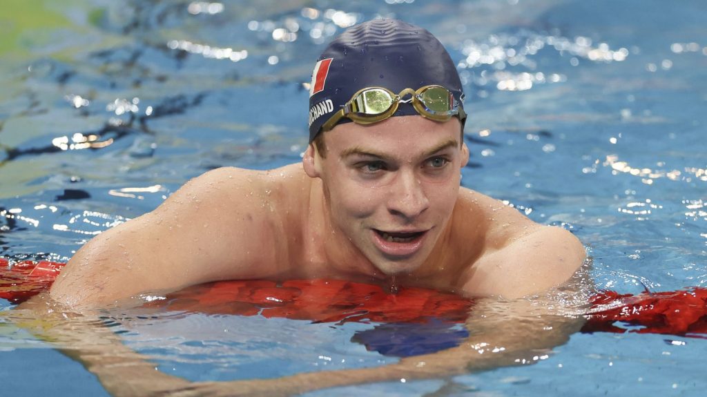 Léon Marchand part s'entraîner en Australie en 2025, pour "respirer"
Le quadruple champion olympique l’a annoncé à son arrivée à la Réunion où il participe à un meeting de natation : il va partir s’entraîner pour quelques mois en Australie.