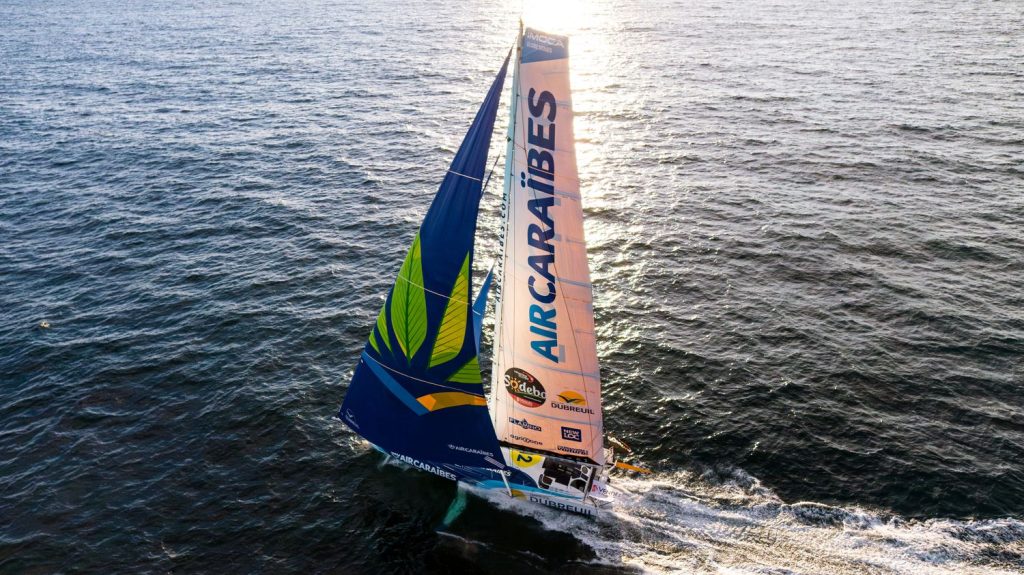 Vendée Globe : Simon, Dalin, Richomme, les trois leaders du classement dans un mouchoir de poche... Suivez la position des bateaux en direct
Au pointage de 7 heures, mercredi, les trois embarcations se tiennent en moins de quatre kilomètres.