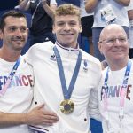 Natation : "Léon Marchand peut encore s'améliorer considérablement", assure son entraîneur Bob Bowman
L'entraîneur de Léon Marchand, présent aux Championnats du monde en petit bassin à Budapest, a analysé les derniers mois de son nageur depuis ses JO exceptionnels.