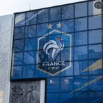 Harcèlement sexuel : la Fédération française de football condamnée par la Cour d'appel pour "manquements à ses obligations de sécurité"
Une jeune femme avait porté plainte contre son supérieur pour des faits de harcèlement sexuel. L'affaire, classée sans suite par la justice, avait été portée devant les Prud'hommes qui lui avaient donné raison. La Cour d'appel de Paris a abondé la condamnation, reconnaissant en plus des dommages et intérêts, un préjudice moral spécifique
