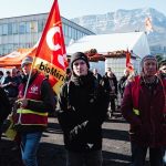 "Si l'usine ferme, on devra quitter la région" : en Isère, les fermetures d'usines menacent toute l'économie locale
Les sous-traitants et commerçants locaux, qui dépendent des commandes des entreprises Vencorex et Arkéma, craignent, par ricochet, de devoir mettre la clef sous la porte alors que la grève des salariés a déjà réduit leur chiffre d'affaires. Une grève que Jean Seraiva, sous-traitants des usines, et "Richy", restaurateur, soutiennent fermement, conscients de son importance pour l'avenir de leurs entreprises.