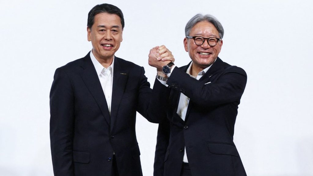 Une alliance se prépare entre les constructeurs automobiles japonais Honda et Nissan
Le groupe japonais Honda confirme qu'il envisage de fusionner avec son compatriote Nissan et d’entraîner dans la course Mitsubishi Motors dont Nissan est le principal actionnaire.