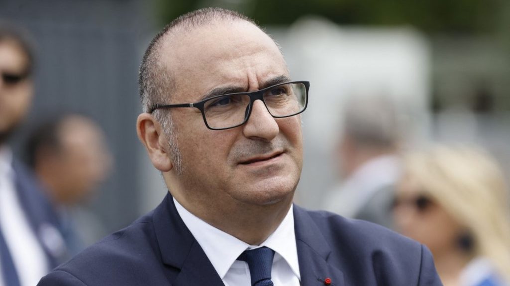 Les affrontements entre bandes sont en légère hausse dans l'agglomération parisienne, selon le préfet de police
Laurent Nuñez a recensé mercredi 98 affrontements entre bandes dans la capitale en 2024, contre 93 l'an passé, au micro de RMC.