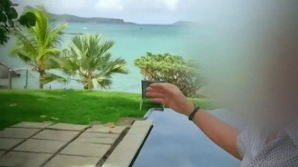 Fraude : un appel à témoins contre un influenceur visé par la justice
L'influenceur "Tom Monopoly" vivrait sur une île, aurait acheté 84 biens en sept ans et serait à la tête de 11 sociétés. Le coach immobilier, aujourd'hui soupçonné d'arnaque, fait l'objet de plusieurs signalements de particuliers ayant perdu de l'argent en suivant ses conseils.