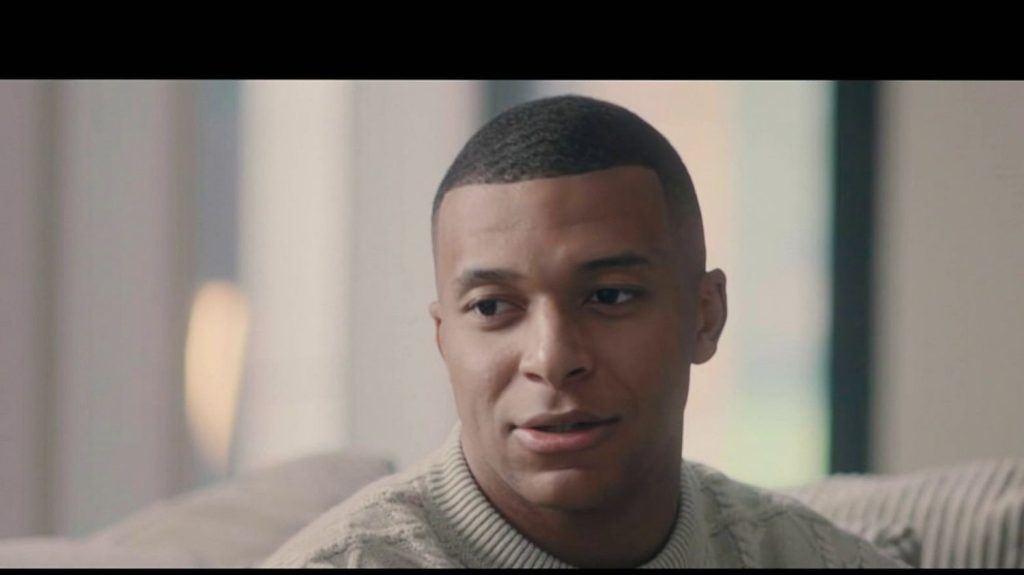 Affaire Mbappé : l'attaquant français s'exprime pour la première fois
Au coeur de nombreuses discussions et ses spéculations, Kylian Mbappé s'est confié dans une longue interview accordée à l'émission Clique sur Canal+, dimanche 8 décembre.