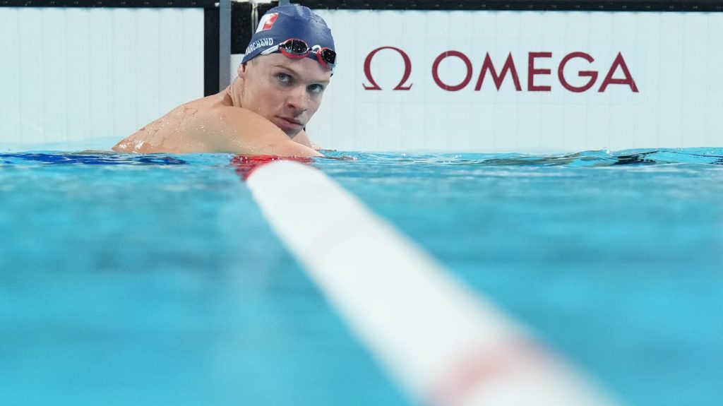 Fin de saison pour Léon Marchand : une décision "courageuse" et "sage", juge la Fédération française de natation
Léon Marchand a annoncé, samedi, qu'il se retirait des Championnats du monde de natation de Budapest.
