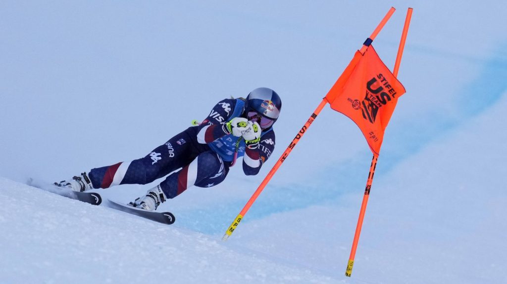 Ski : retour en douceur pour Lindsey Vonn, qui va désormais pouvoir s'aligner en Coupe du monde
La légende américaine a enfin rechaussé les skis en compétition samedi, pour la première fois depuis plus de cinq ans.