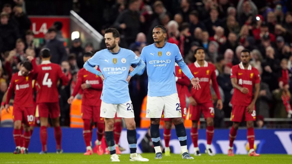 Premier League : Liverpool s'envole en tête du championnat après sa victoire sur un Manchester City à la dérive
Les Reds comptent 11 points d'avance sur les Cityzens après leur succès 2-0 dimanche à Anfield grâce à des réalisations de Cody Gakpo et Mohamed Salah.