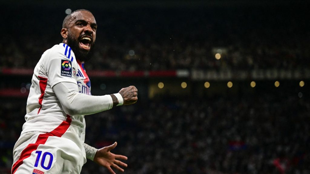 Ligue 1 : le PSG, dernier défi d'une année 2024 sous le signe de la rédemption pour Lyon
L'OL compte 27 victoires en 43 rencontres toutes compétitions confondues depuis le 1er janvier, avant de se déplacer sur la pelouse du PSG dimanche. C'est neuf de plus qu'en 2023.