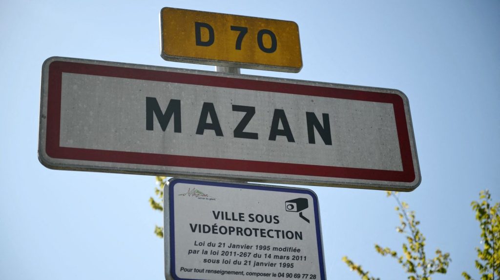 Affaire des viols de Mazan : "Pour les Mazanais, enfin, on va pouvoir tourner la page", dit le maire de la commune Louis Bonnet
"On est toujours un peu montré du doigt comme étant un village de violeurs, ce n'est pas le cas et on le regrette bien sûr", a déclaré le maire à France Bleu Vaucluse.