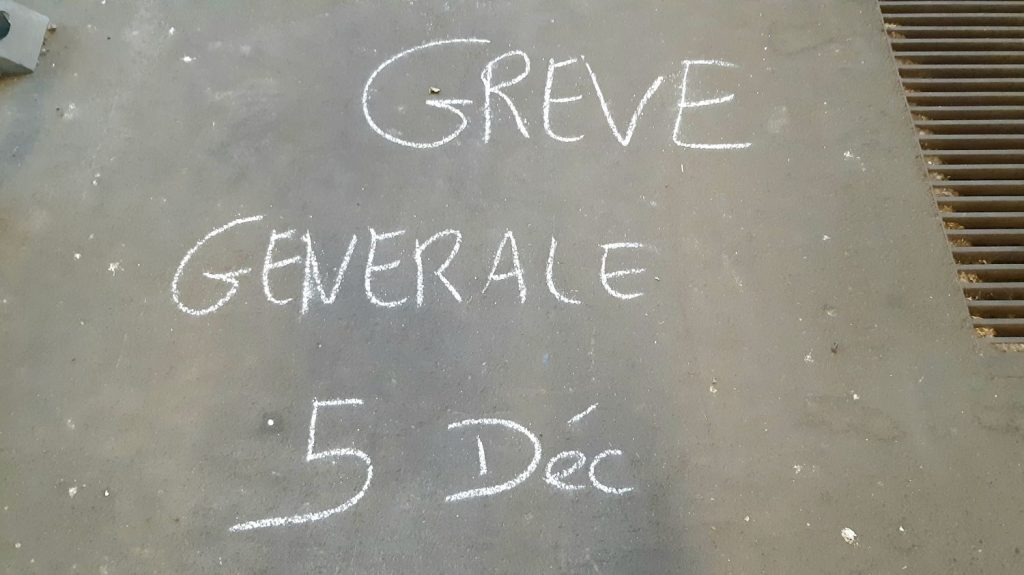 Grève de la fonction publique : le point sur la mobilisation région par région
Des milliers de fonctionnaires sont descendus dans la rue malgré la chute mercredi du gouvernement Barnier.