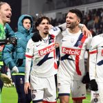 Coupe de France : le PSG élimine Lens aux tirs au but
Bousculés par les Lensois pendant 90 minutes, les Parisiens s'en sont remis à leur gardien, Matvey Safonov, pour se qualifier en seizièmes de finale, dimanche.