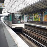Métro à Paris : la circulation interrompue sur les lignes 6 et 14 lundi matin
Le réseau, victime d'une panne électrique, devrait reprendre dans le courant de la matinée.