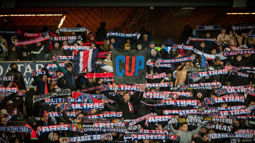 "Il est important de ne pas quitter le Parc" : le président du Collectif Ultras Paris souhaite que le PSG reste au Parc des Princes
Romain Mabille, président du Collectif Ultras Paris, appelle à "se mobiliser" pour "trouver une solution".