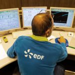 "Enfin on peut distribuer de l'électricité aux Français !" : la fierté des salariés de l'EPR de Flamanville qui va être raccordé au réseau électrique pour la première fois
Ce réacteur de nouvelle génération, le plus puissant du parc français, doit produira l'équivalent de la consommation électrique de deux millions de foyers à sa pleine puissance.