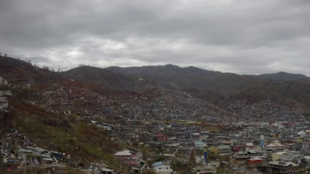 Cyclone Chido à Mayotte : la recherche des victimes se poursuit
À Mayotte, les recherches se poursuivent dans les zones les plus sinistrées, mardi 17 décembre, trois jours après le passage du cyclone Chido.