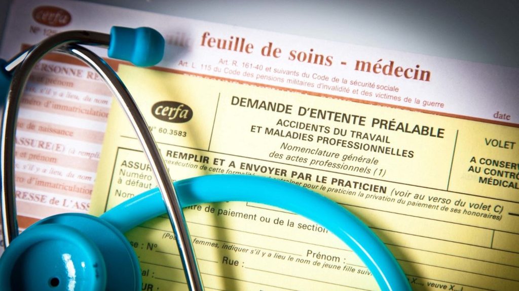 L'Agence de sécurité sanitaire préconise d'étudier la reconnaissance d'une quarantaine de maladies professionnelles
Parmi ces maladies, "figurent des cancers affectant différents organes ainsi que des maladies non-cancéreuses, tels que les troubles cardio-vasculaires (...) ou encore des pathologies respiratoires".