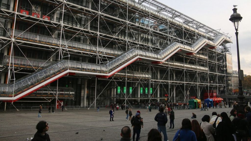 L'Arabie saoudite apporte 50 millions d'euros pour rénover le Centre Pompidou
Le célèbre musée d'art moderne, appelé aussi Beaubourg et inauguré en 1977, doit fermer à l'été 2025 jusqu'en 2030 pour des travaux de désamiantage et de rénovation de fond en comble.