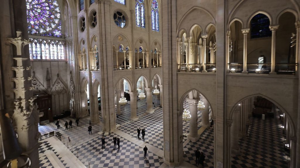 :
Podcast
Notre-Dame de Paris, guerre en Syrie et Shaka Ponk : ça dit quoi ce 2 décembre ?
Ce lundi 2 décembre, la cathédrale Notre-Dame de Paris se prépare à rouvrir, le régime syrien perd le contrôle d'Alep, et le groupe Shaka Ponk disparaît pour des raisons écologiques.