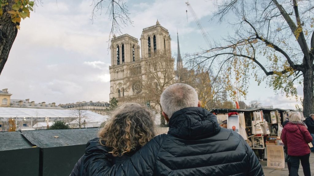 Réouverture de Notre-Dame : les créneaux de réservation pour les offices religieux de la première semaine sont déjà épuisés
Les réservations pour les visites individuelles de la cathédrale, elles, ouvriront samedi, pour une entrée le 9 décembre à partir de 15h30.