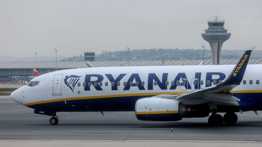 Le transporteur aérien Ryanair va s’installer à l’aéroport d’Orly
Une première pour la compagnie aérienne irlandaise à bas coûts, qui jusqu’à présent, opérait uniquement depuis les aéroports régionaux.