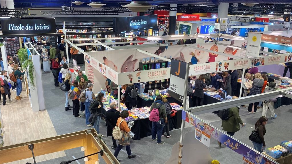 "De la veille pour nos bibliothèques et nos petits usagers" : le Salon du livre jeunesse de Montreuil, une balise pour l'année
La grande fête du livre de la jeunesse s'est achevée, mais elle influencera l'activité de nombreux professionnels du secteur dans les mois à venir. Témoignages.