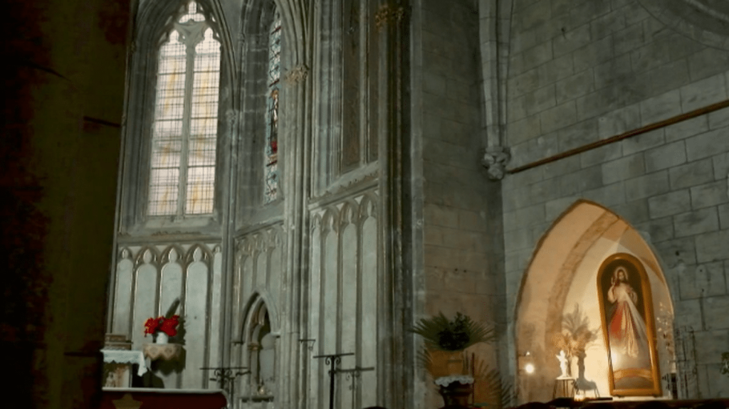 Les églises, nouvelles cibles des pilleurs
Comment sécuriser les milliers d'églises sur le territoire, alors que les vols de reliques et d'oeuvres religieuses se multiplient ? Enquête.