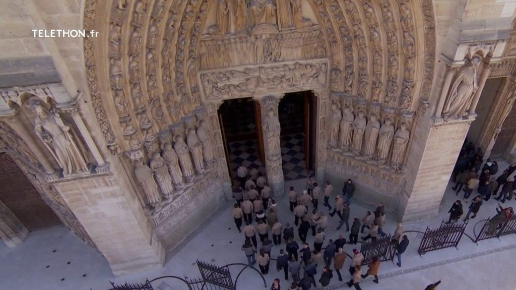 Réouverture de Notre-Dame de Paris : un dispositif de sécurité hors normes
Pour sa réouverture au public, samedi 7 et dimanche 8 décembre, 6 000 policiers et gendarmes veilleront sur Notre-Dame de Paris et ses visiteurs.