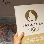 Paris 2024 : "C'est un immense raté", regrette Stéphane Houdet champion de tennis fauteuil, alors que le livre officiel des JO fait l'impasse sur les Paralympiques
Un bel album blanc, aux pages dorées, sorti sous la licence officielle Paris 2024, est paru pour les fêtes de Noël. Mais pas une ligne sur les Jeux paralympiques. Les auteurs ont dû rendre leur copie mi-août, soit trois semaines avant la fin des épreuves.