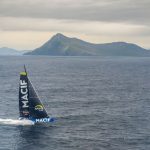 Vendée Globe : Charlie Dalin fond sur Yoann Richomme... Suivez la position des bateaux en direct
Le duel en tête de la course continue au large de l'Amérique du Sud, à deux semaines de l'arrivée prévue aux Sables-d'Olonne.