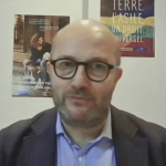 Suspension de l'examen des demandes d'asile de Syriens : "C'est juridiquement impossible", affirme le directeur de France Terre d'Asile
Invité d'"Autrement dit" mardi 10 décembre, Vincent Beaugrand, directeur général de France Terre d'Asile, revient sur l'annonce par plusieurs pays européens de la suspension de l'examen des demandes d'asile d'exilés syriens, une mesure que la France dit envisager.