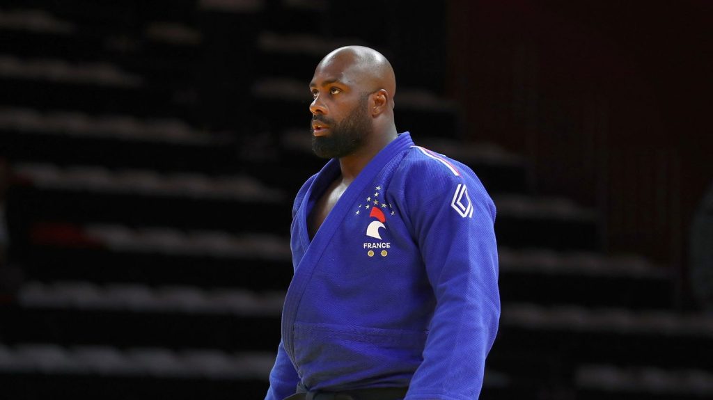 Judo : Teddy Riner, blessé au coude, ne participera pas au Grand Slam
Le judoka français va être opéré et sera absent deux à trois mois. Il renonce donc au tournoi international organisé à Paris les 1er et 2 février. "Il faut arrêter de tirer sur la corde si je veux aller à Los Angeles", a déclaré Teddy Riner.