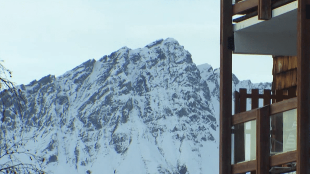 Avalanche : un adolescent de 14 ans perd la vie dans la station des Arcs
Dans l'après-midi du mercredi 25 décembre, un adolescent de 14 ans est mort emporté par une avalanche, dans un secteur hors-piste de la station des Arcs (Savoie).