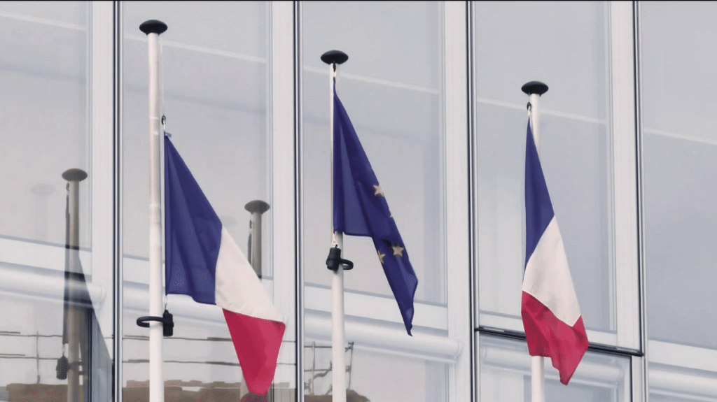 Terrorisme : trois étudiants arrêtés après un projet d'attentat
Trois étudiants suspectés d'avoir planifié un attentat ont été arrêtés et mis en examen. Ils avaient notamment fabriqué des explosifs.