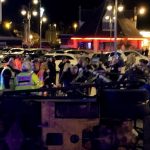 Trouville-sur-Mer : un char de Noël s'écroule sur des passants
Ce samedi 30 novembre, un des chars de la parade de Noël de Trouville-sur-Mer (Calvados) s’est effondré sur des spectateurs venus assister aux répétitions. Une dizaine de blessés est à déplorer.