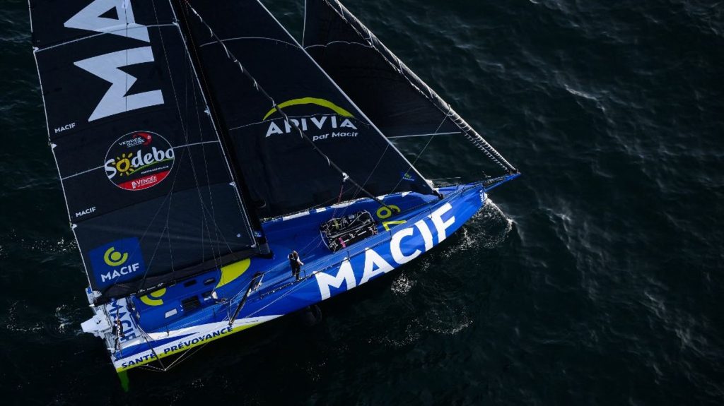 Vendée Globe : Yoann Richomme et Charlie Dalin dans un mouchoir de poche... Suivez la position des skippeurs en direct
Au pointage de 15 heures, lundi, seulement moins de deux milles nautiques séparent les deux hommes de tête.