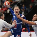 Euro de handball : les Bleues ne laissent aucune chance au Portugal et font le plein avant le tour principal
L'équipe de France de handball a bouclé, lundi, son tour préliminaire de l'Euro par une troisième victoire en trois matchs.