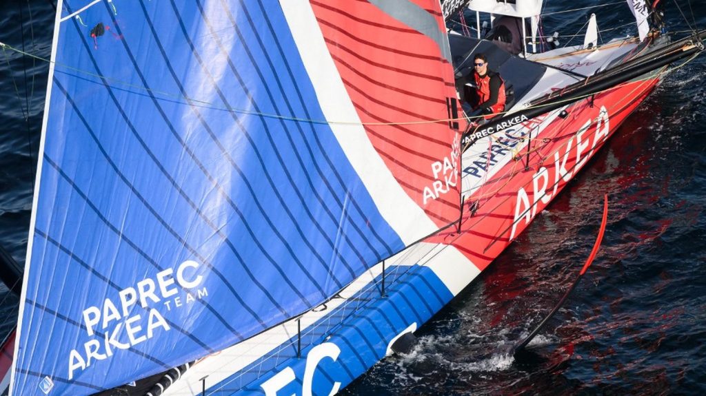 Vendée Globe : Yoann Richomme reprend la tête de la course... Suivez la position des bateaux en direct
Au 42e jour de course, le duel avec Charlie Dalin continue alors que le cap Horn se rapproche.